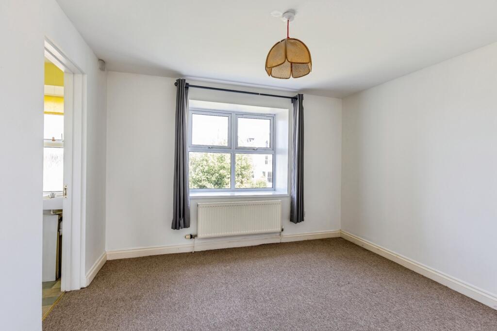 Apartment in Bristol, North Somerset - View 5