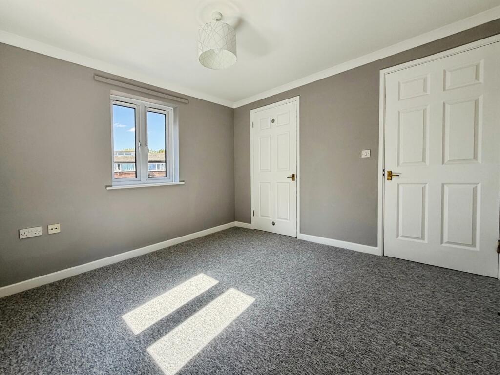 Apartment in Reading - View 3