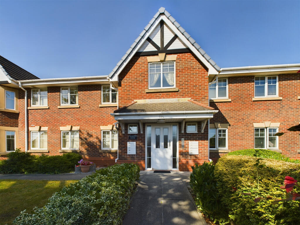 2-bed flat on Albany House, 32a Albany Road, Lytham St. Annes, FY8, £130,000
