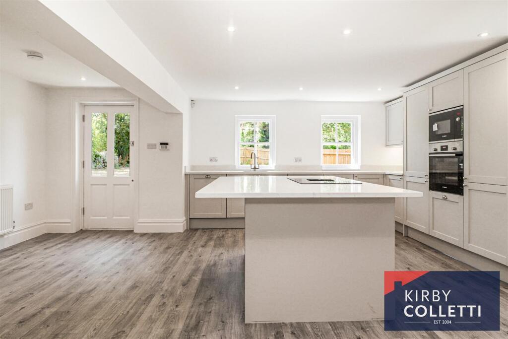 House in East Hertfordshire, Kings Hill, Ware - View 5