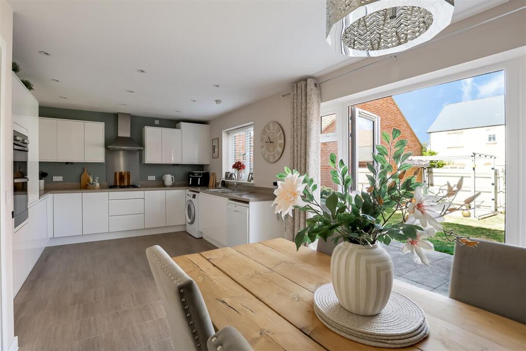 House in Cranfield, Central Bedfordshire - View 2
