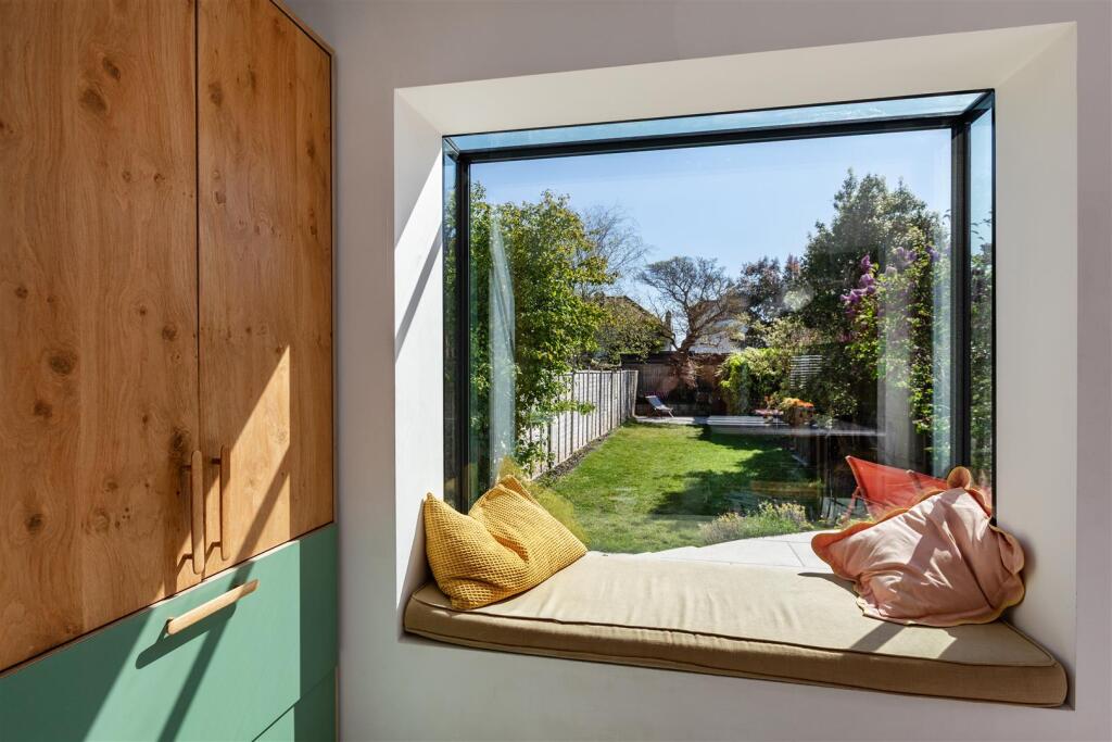 House in Brighton - View 5