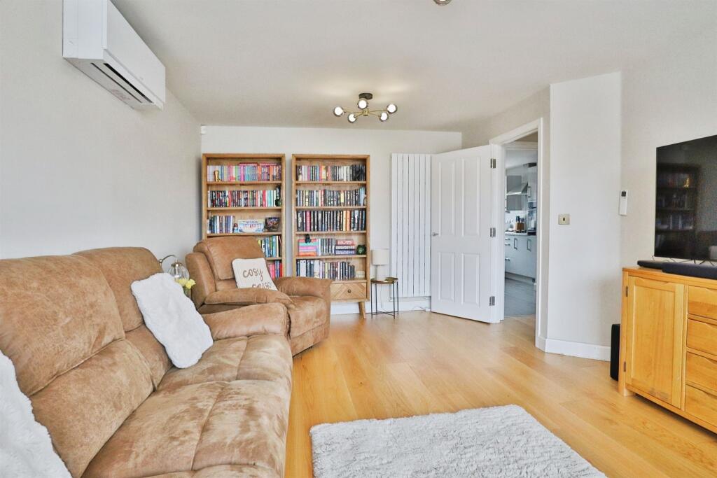 Bevin Crescent, Micklefield, Leeds photo 4