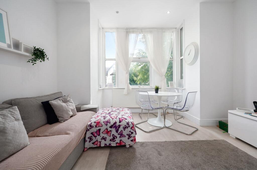 Apartment in London - View 2