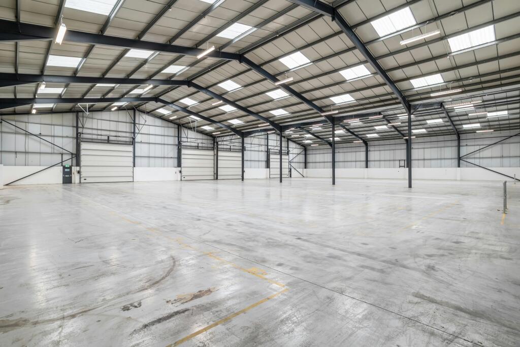 Units Unit B Laporte Way - Luton-26.jpg