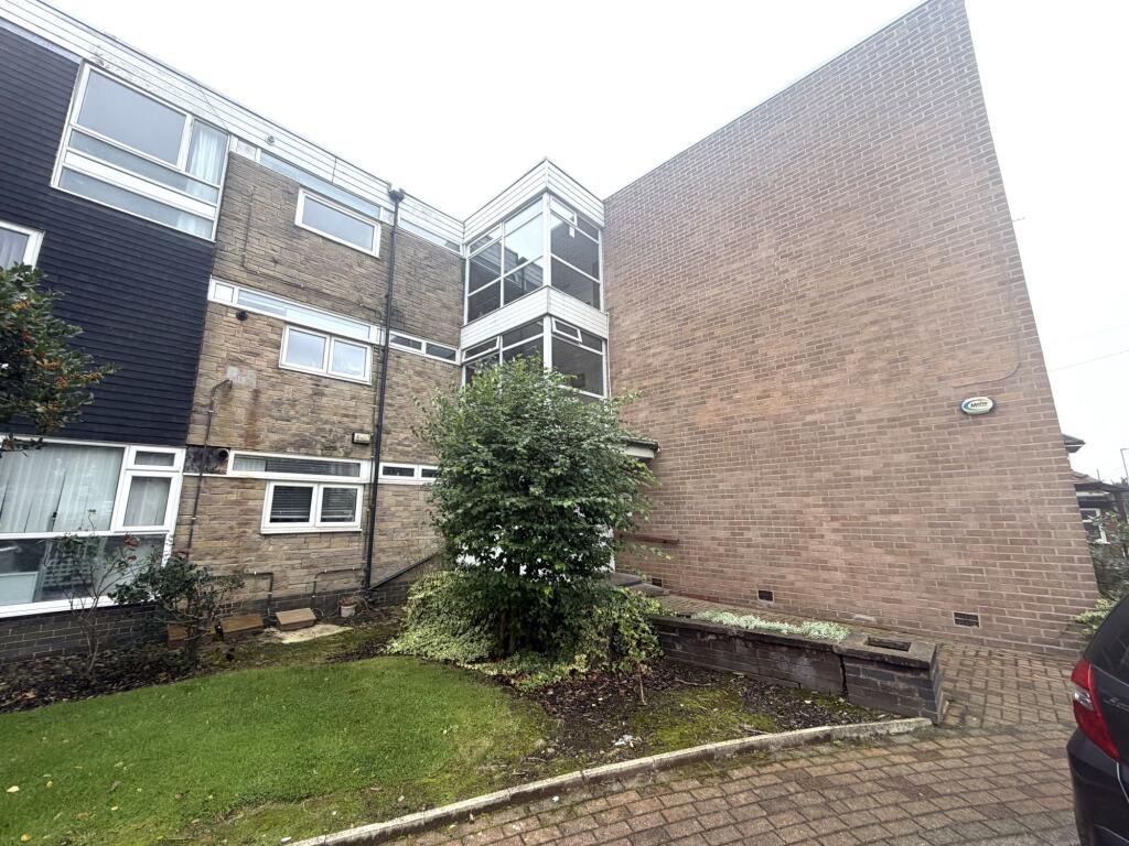 Main image of property: Park Lane, Whitefield, M45