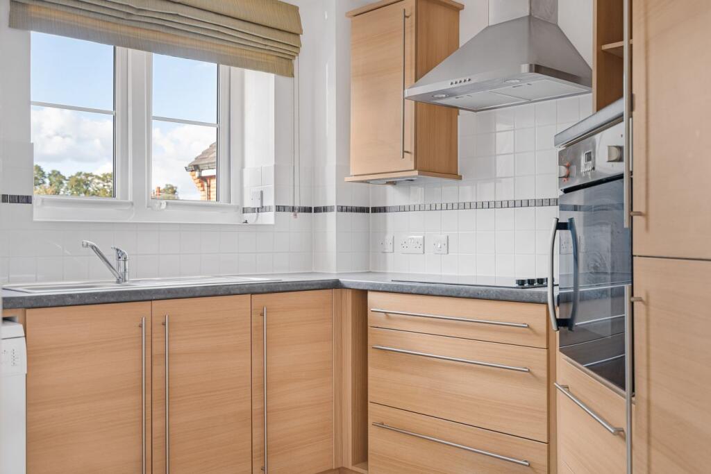 Old Park Road, Hitchin, SG5 - More