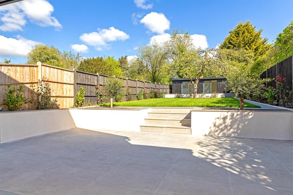 Additional image 31 of Batchwood Drive, St. Albans