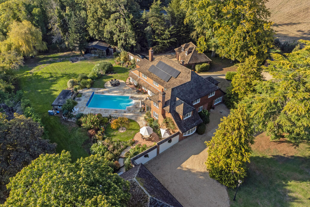 Main image of property: Green Drove, Andover, SP11