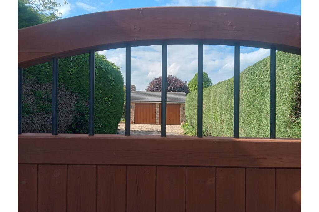 House in Towcester, Whittlebury - View 3