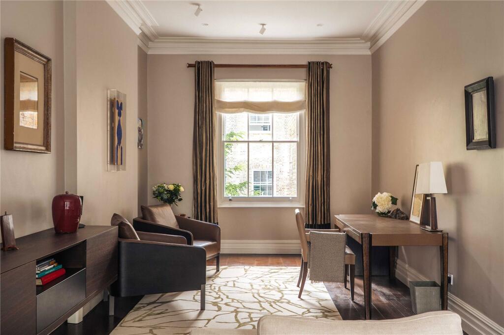 House in London, Royal Borough of Kensington and Chelsea - View 5