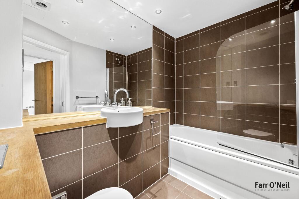 Apartment in Epping Forest, Buckhurst Hill - View 4