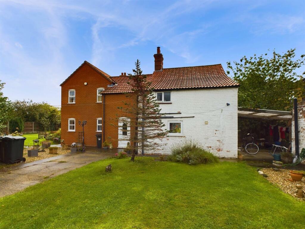 3-bed detached on Alford Road, Sutton-On-Sea, £289,950