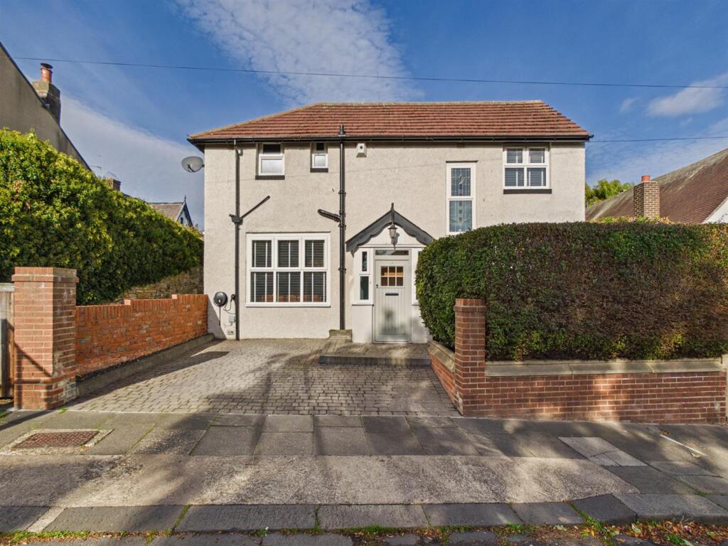 4-bed detached on Lynn Cottage, Bygate Road, Monkseaton, £599,950