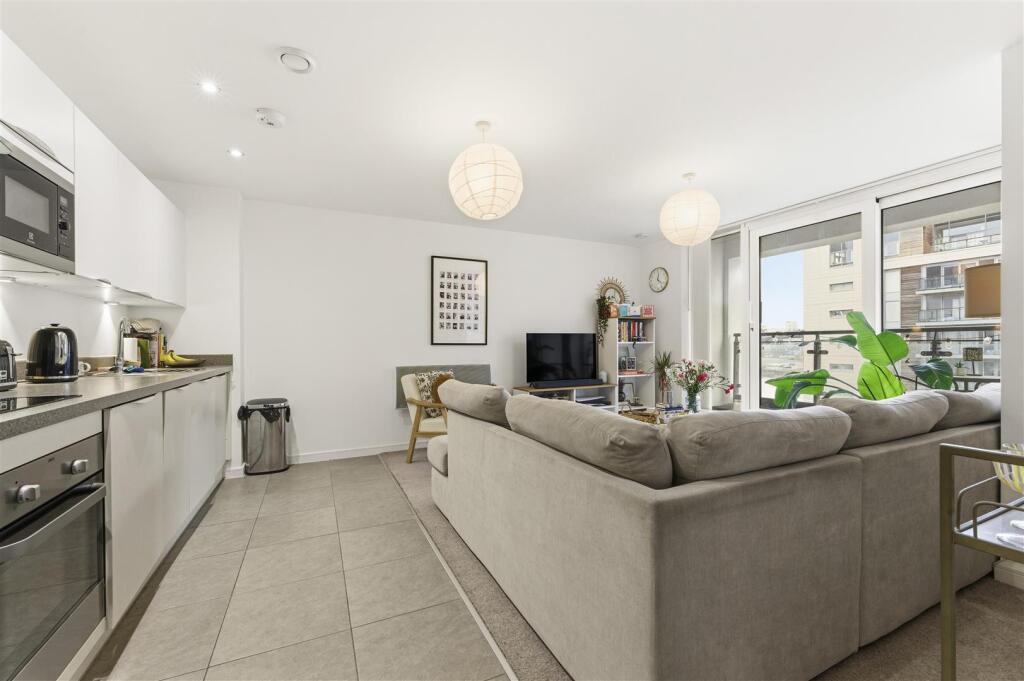 Davaar House, Cardiff Bay (2 BED) photo 3