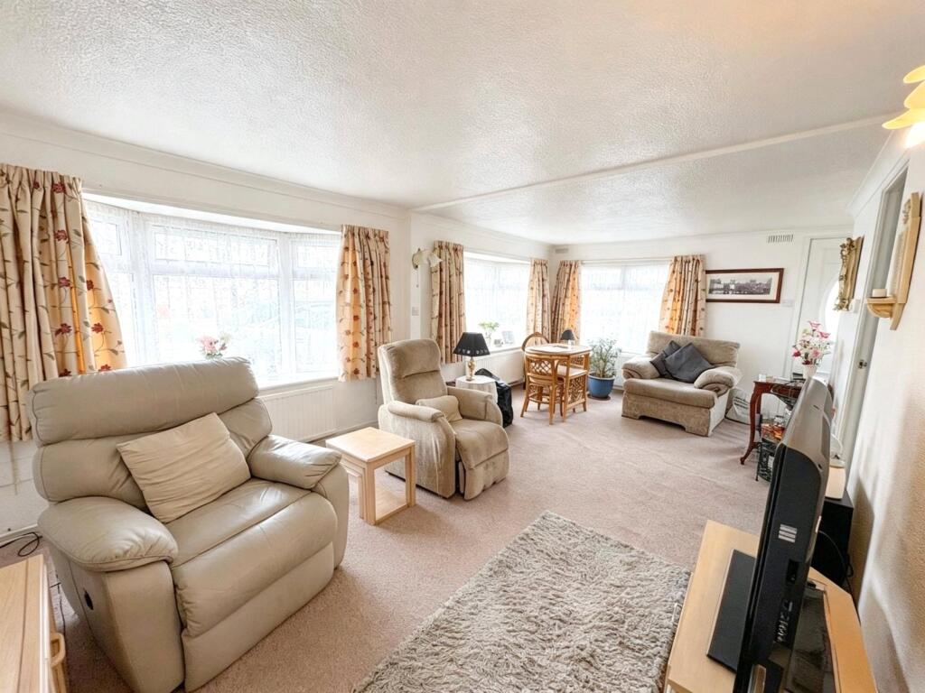 House in Stratford-on-Avon, Wootton Hall Residential Park, Wootton Wawen - View 3