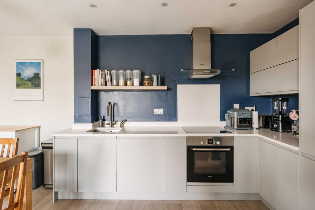 Apartment in London - View 5
