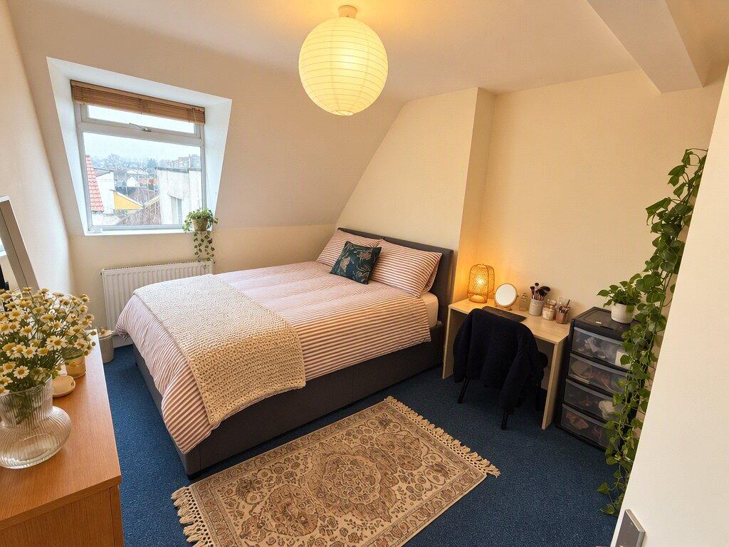 Apartment in Bristol - View 4