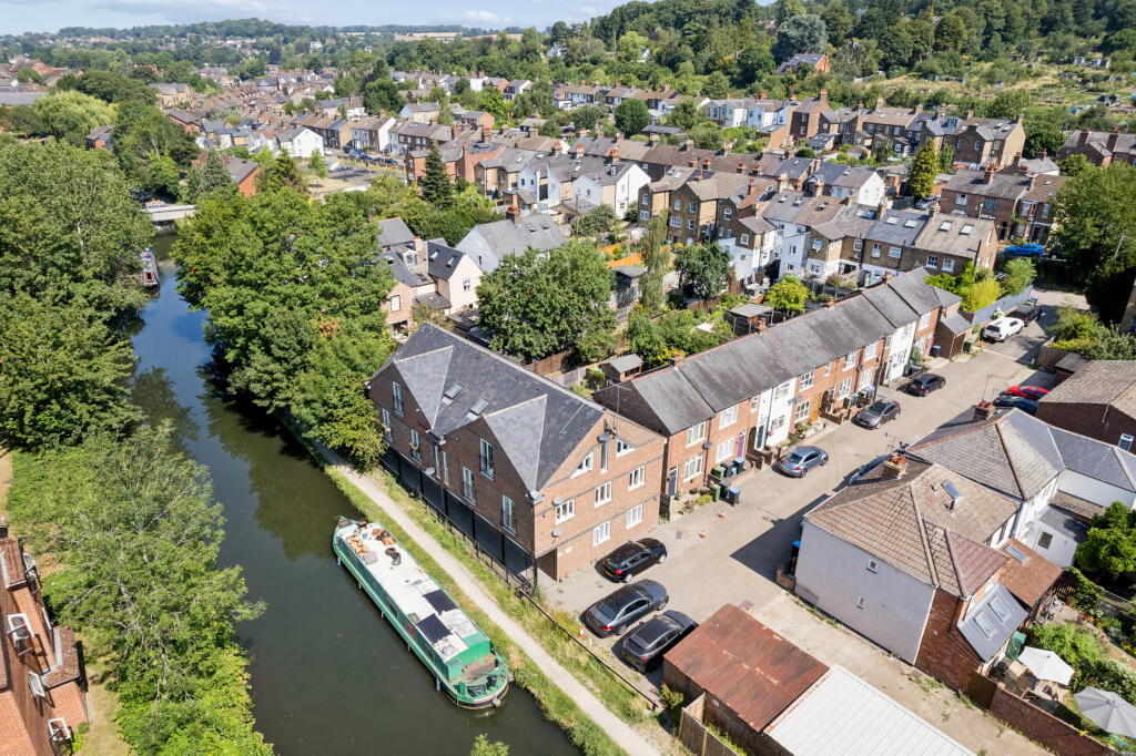 House in Dacorum, Berkhamsted - View 2
