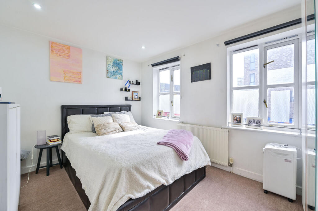 Apartment in London - View 5