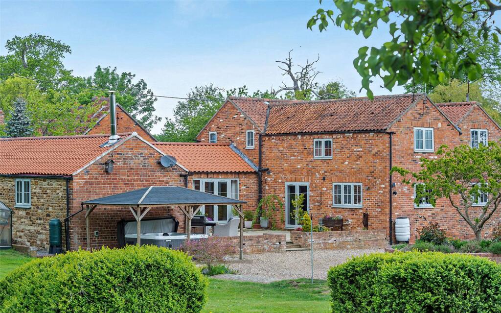 Main image of property: Sallow Holt, Gelston Road, Hough-On-The-Hill, Grantham, NG32