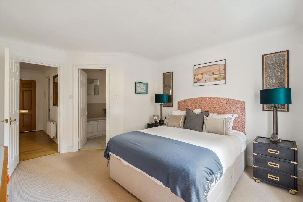 Apartment in London - More