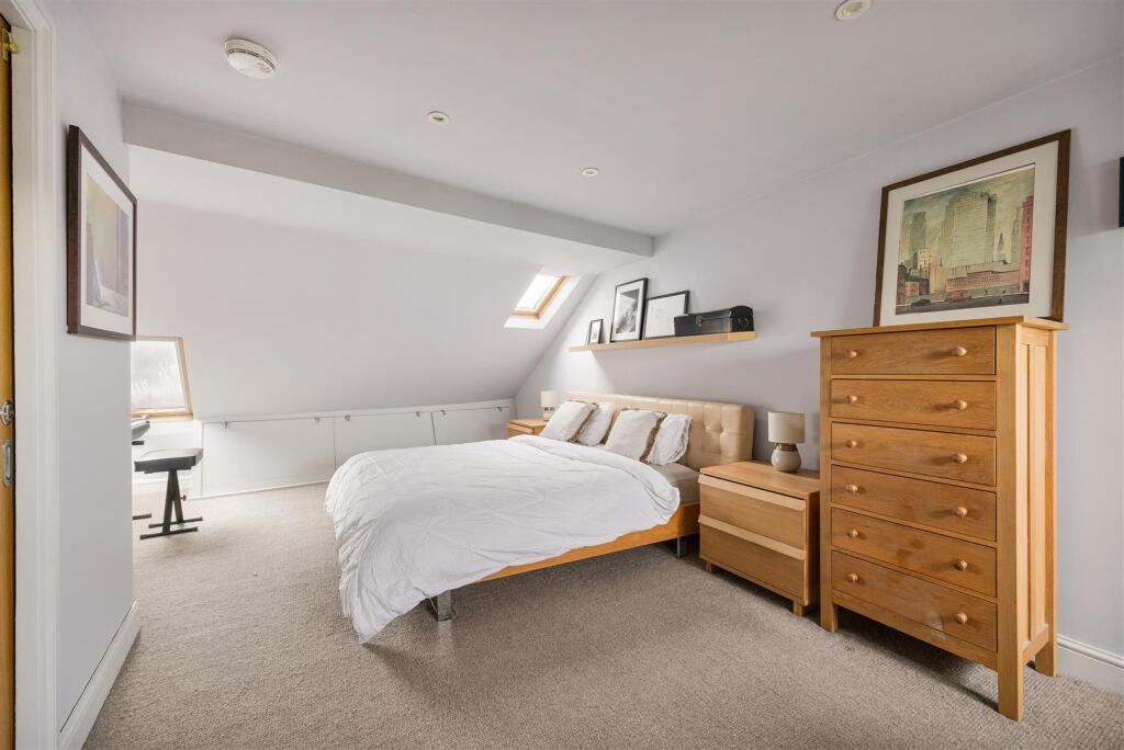 House in London - View 5