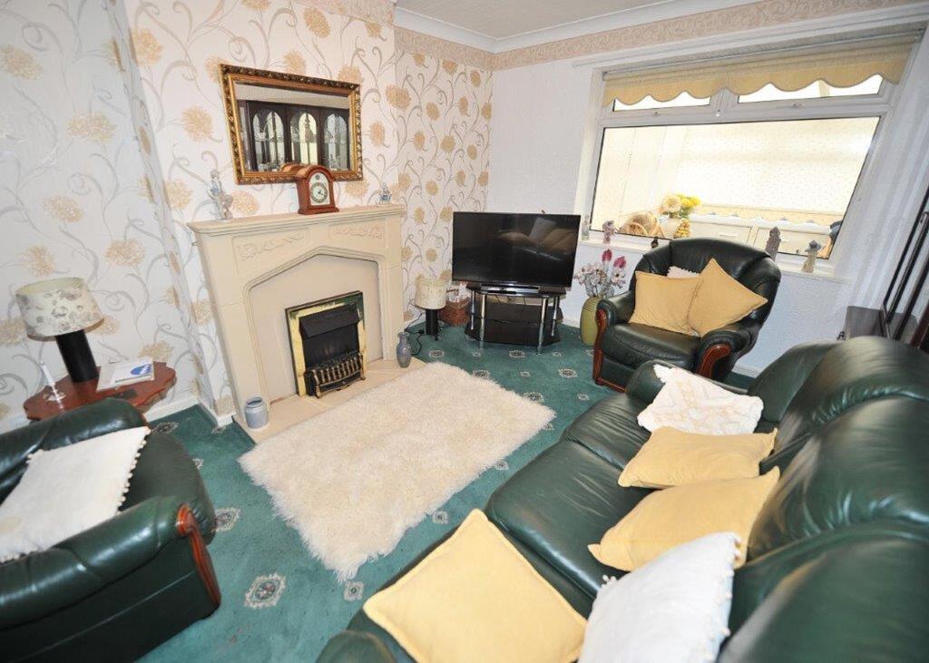 Sunningdale Drive, Irlam, M44 photo 2