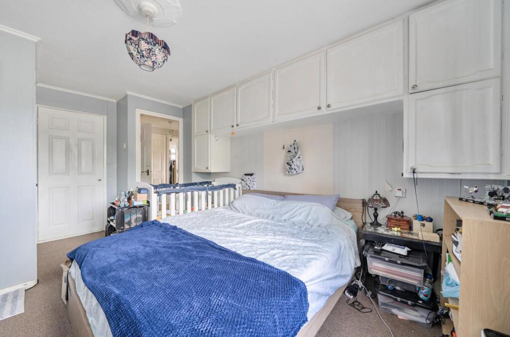 Apartment in Southampton - More