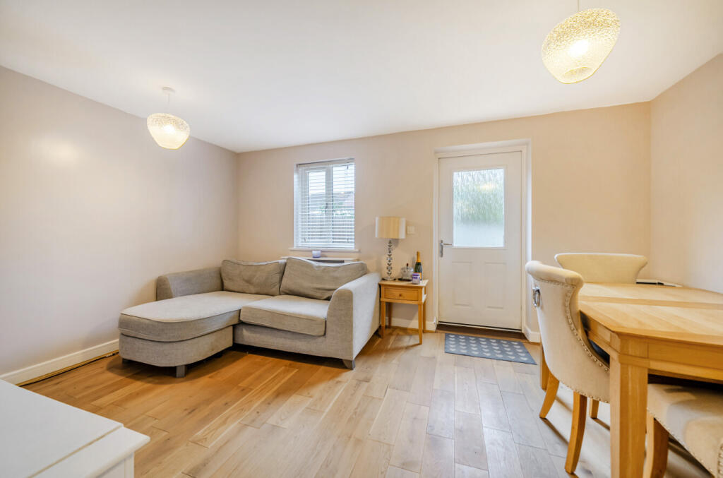 House in Guildford - View 5