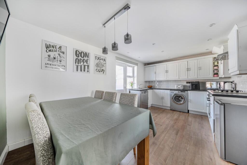House in Havant, Hampshire - View 4