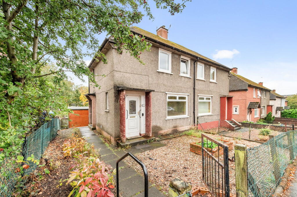 Main image of property: 15 Park Crescent, Sauchie, FK10 3DS