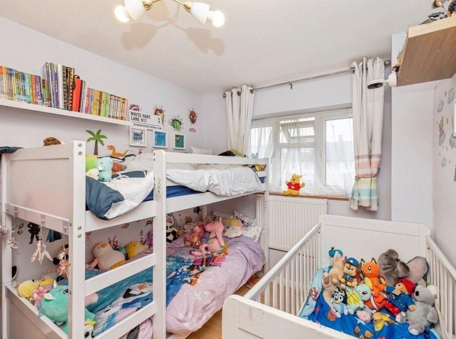 Apartment in Watford - View 5