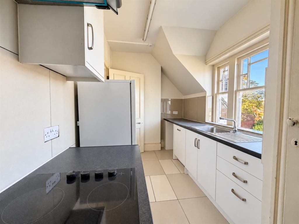 Apartment in Eastbourne, East Sussex - View 2