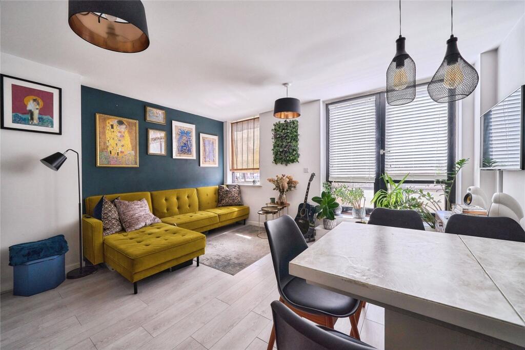 Apartment in London - View 3