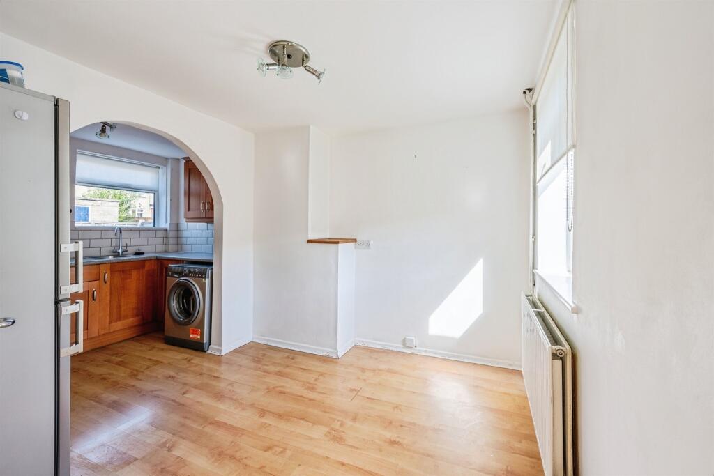 House in Swindon - View 5