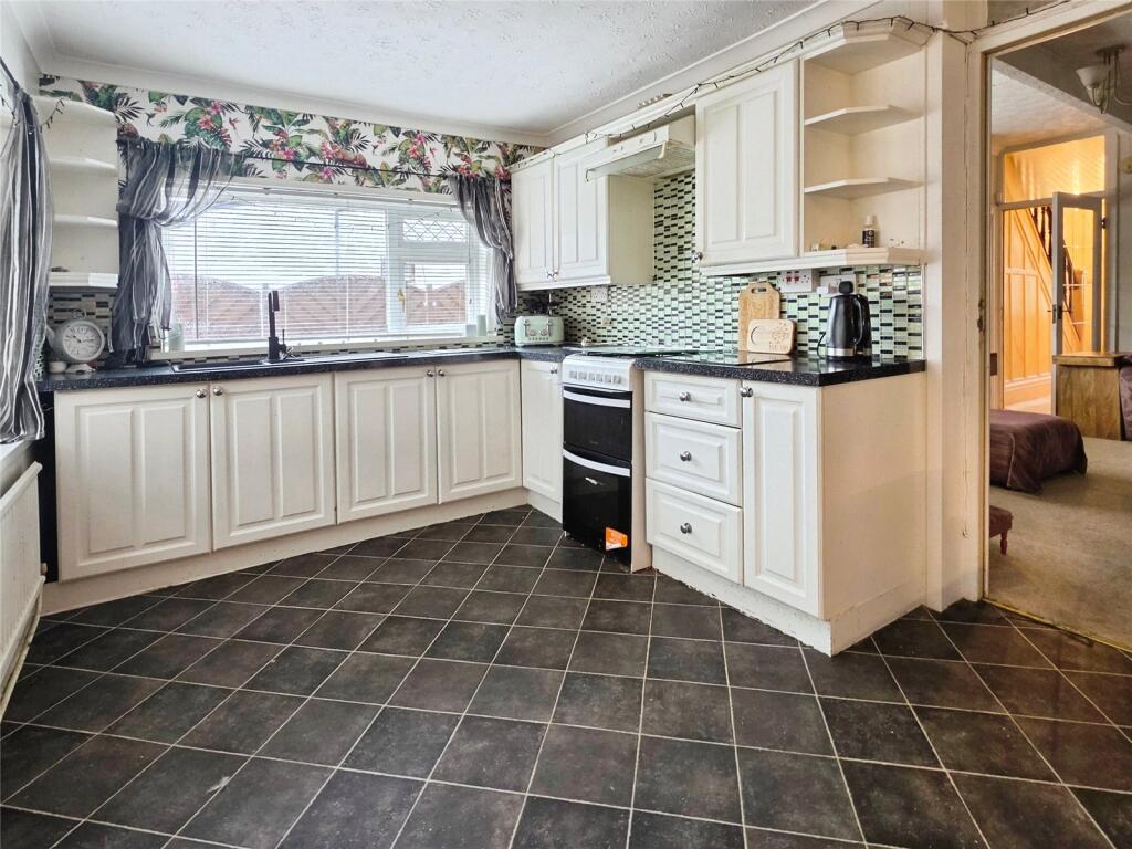 House in Clydach, Swansea - View 5
