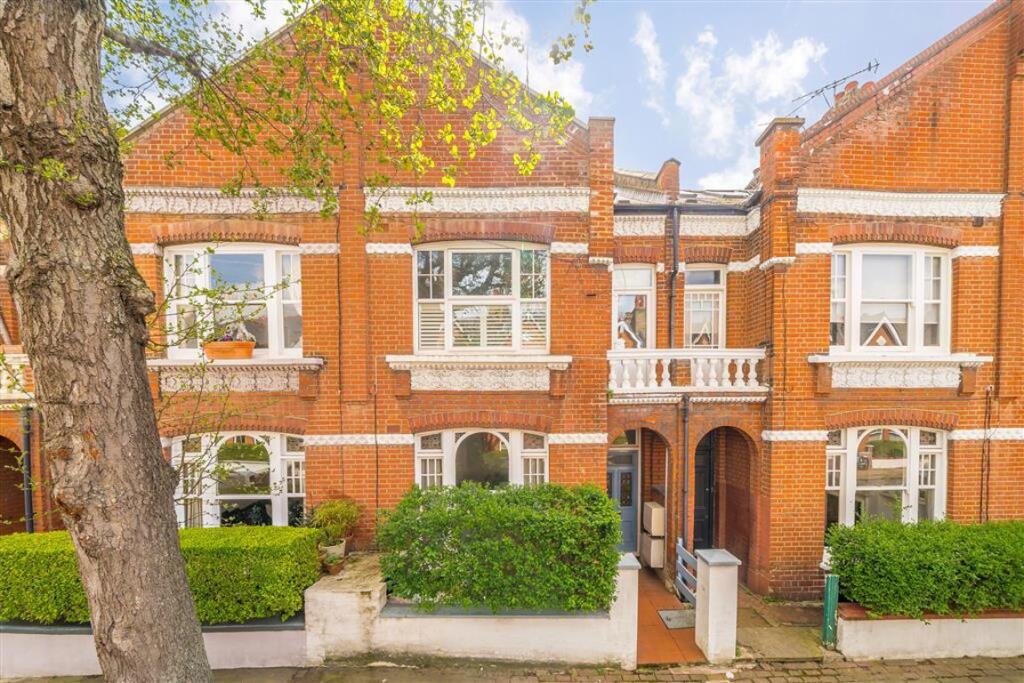 Main image of property: Dinsmore Road, Balham