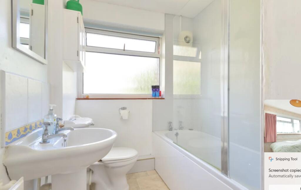 House in Canterbury - View 3