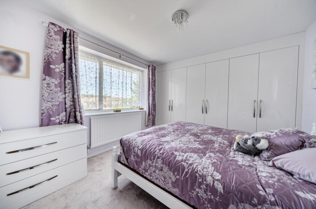 Winchgrove Road, Bracknell, Berkshire - View 6