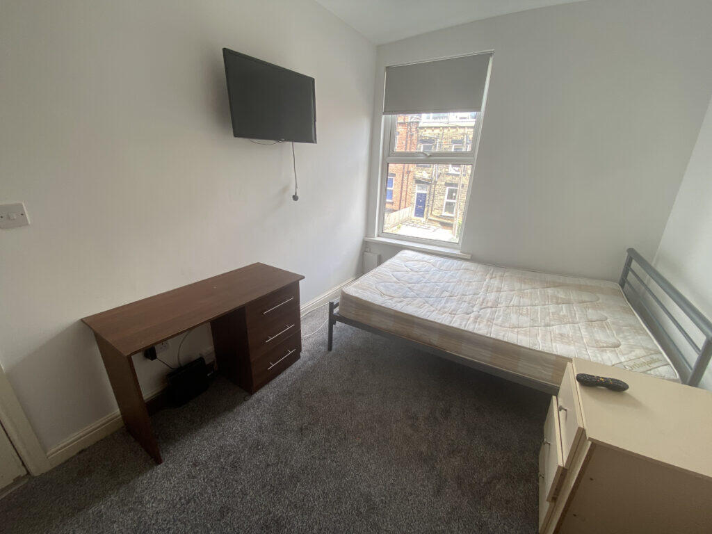 6 bedroom terraced house for rent