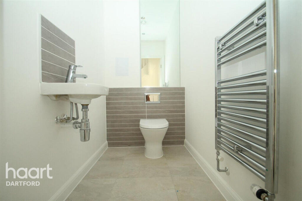 House in Dartford - More