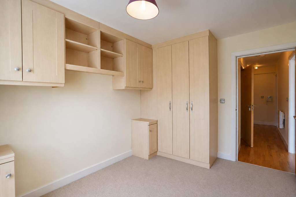 Apartment in Southend-on-Sea - View 5