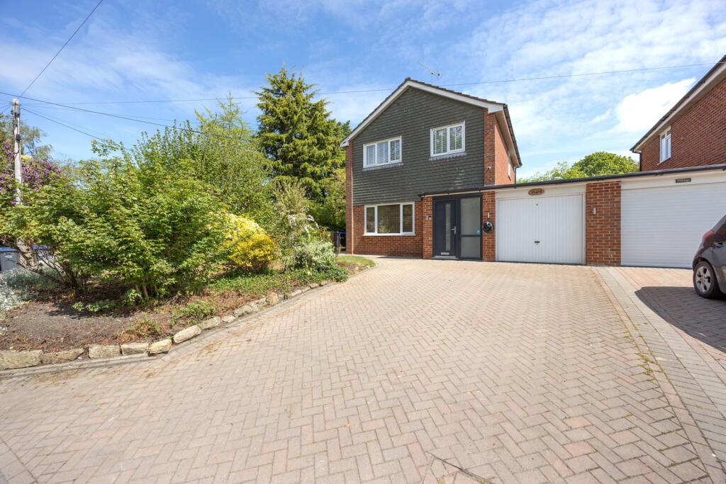 Main image of property: Cuckoo Corner, Urchfont, Wiltshire, SN10 4RA