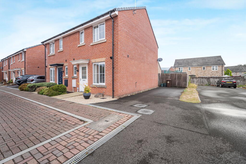House in Caerphilly - View 3