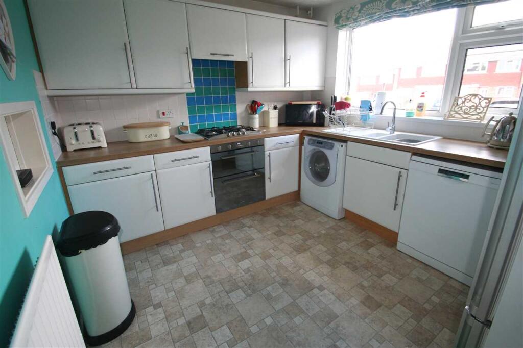House in Basingstoke and Deane, Viables - View 3