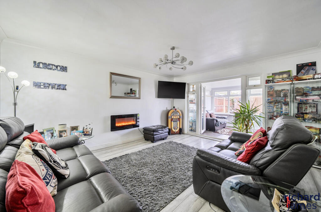 Whitecastle, Toothill, Swindon, SN5 photo 2