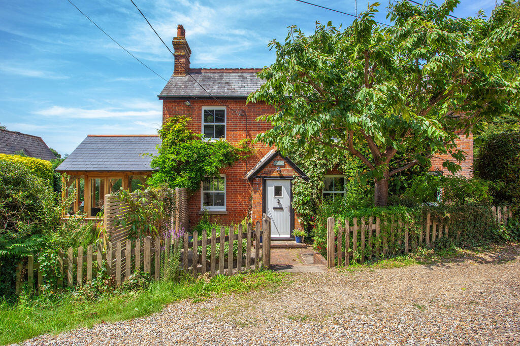 4-bed detached on Cookham Dean, £1,400,000