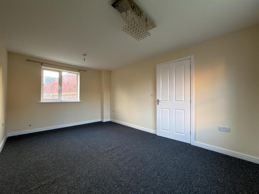 Beagle Close, Leicester photo 2