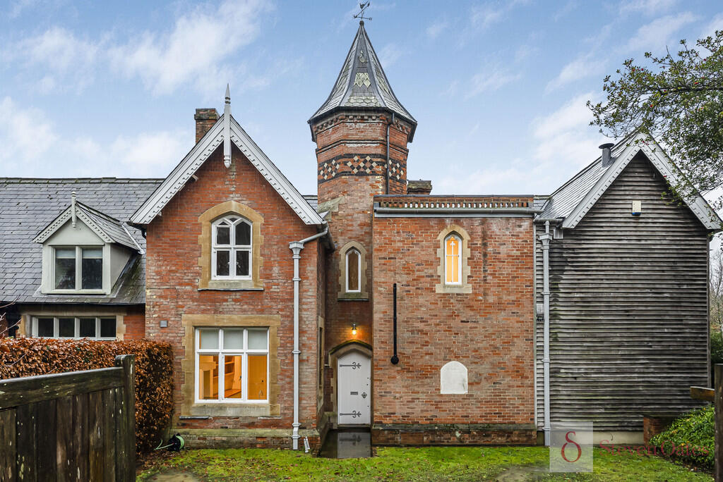 Main image of property: Baas Hill, Broxbourne